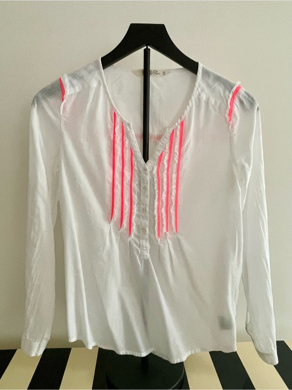 Vanilla Star White Cotton V-Neck Blouse with Neon Pink Trim